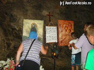 [P28] Mănăstirea Prislop: interior Peștera Cuviosului Sihastru Ioan de la Prislop » foto by mariana.olaru
 - 
<span class="allrVoted glyphicon glyphicon-heart hidden" id="av386027"></span>
<a class="m-l-10 hidden" id="sv386027" onclick="voting_Foto_DelVot(,386027,11234)" role="button">șterge vot <span class="glyphicon glyphicon-remove"></span></a>
<a id="v9386027" class=" c-red"  onclick="voting_Foto_SetVot(386027)" role="button"><span class="glyphicon glyphicon-heart-empty"></span> <b>LIKE</b> = Votează poza</a> <img class="hidden"  id="f386027W9" src="/imagini/loader.gif" border="0" /><span class="AjErrMes hidden" id="e386027ErM"></span>