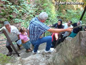 [P32] Mănăstirea Prislop: cu puțin efort fizic și cu multă grijă părăsim Peștera Cuviosului Sihastru Ioan de la Prislop » foto by mariana.olaru
 - 
<span class="allrVoted glyphicon glyphicon-heart hidden" id="av386046"></span>
<a class="m-l-10 hidden" id="sv386046" onclick="voting_Foto_DelVot(,386046,11234)" role="button">șterge vot <span class="glyphicon glyphicon-remove"></span></a>
<a id="v9386046" class=" c-red"  onclick="voting_Foto_SetVot(386046)" role="button"><span class="glyphicon glyphicon-heart-empty"></span> <b>LIKE</b> = Votează poza</a> <img class="hidden"  id="f386046W9" src="/imagini/loader.gif" border="0" /><span class="AjErrMes hidden" id="e386046ErM"></span>