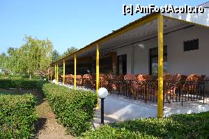 [P08] terasa si barul de langa restaurant » foto by tazmumy
 - 
<span class="allrVoted glyphicon glyphicon-heart hidden" id="av434795"></span>
<a class="m-l-10 hidden" id="sv434795" onclick="voting_Foto_DelVot(,434795,11253)" role="button">șterge vot <span class="glyphicon glyphicon-remove"></span></a>
<a id="v9434795" class=" c-red"  onclick="voting_Foto_SetVot(434795)" role="button"><span class="glyphicon glyphicon-heart-empty"></span> <b>LIKE</b> = Votează poza</a> <img class="hidden"  id="f434795W9" src="/imagini/loader.gif" border="0" /><span class="AjErrMes hidden" id="e434795ErM"></span>