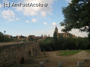 [P14] Salamanca: Podul Roman si in fundal, Caterdrala » foto by cristina47*
 - 
<span class="allrVoted glyphicon glyphicon-heart hidden" id="av839908"></span>
<a class="m-l-10 hidden" id="sv839908" onclick="voting_Foto_DelVot(,839908,11267)" role="button">șterge vot <span class="glyphicon glyphicon-remove"></span></a>
<a id="v9839908" class=" c-red"  onclick="voting_Foto_SetVot(839908)" role="button"><span class="glyphicon glyphicon-heart-empty"></span> <b>LIKE</b> = Votează poza</a> <img class="hidden"  id="f839908W9" src="/imagini/loader.gif" border="0" /><span class="AjErrMes hidden" id="e839908ErM"></span>