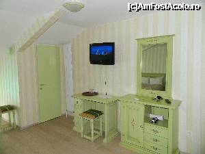 [P03] camera tripla » foto by MrCod
 - 
<span class="allrVoted glyphicon glyphicon-heart hidden" id="av355638"></span>
<a class="m-l-10 hidden" id="sv355638" onclick="voting_Foto_DelVot(,355638,11273)" role="button">șterge vot <span class="glyphicon glyphicon-remove"></span></a>
<a id="v9355638" class=" c-red"  onclick="voting_Foto_SetVot(355638)" role="button"><span class="glyphicon glyphicon-heart-empty"></span> <b>LIKE</b> = Votează poza</a> <img class="hidden"  id="f355638W9" src="/imagini/loader.gif" border="0" /><span class="AjErrMes hidden" id="e355638ErM"></span>