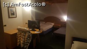 [P04] camera hotel 4 » foto by dorin4x4
 - 
<span class="allrVoted glyphicon glyphicon-heart hidden" id="av939151"></span>
<a class="m-l-10 hidden" id="sv939151" onclick="voting_Foto_DelVot(,939151,11275)" role="button">șterge vot <span class="glyphicon glyphicon-remove"></span></a>
<a id="v9939151" class=" c-red"  onclick="voting_Foto_SetVot(939151)" role="button"><span class="glyphicon glyphicon-heart-empty"></span> <b>LIKE</b> = Votează poza</a> <img class="hidden"  id="f939151W9" src="/imagini/loader.gif" border="0" /><span class="AjErrMes hidden" id="e939151ErM"></span>