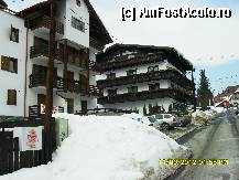 [P52] aceasta este strada Vasile Alecsandri-poza facuta din fata vilei. » foto by adryana
 - 
<span class="allrVoted glyphicon glyphicon-heart hidden" id="av305757"></span>
<a class="m-l-10 hidden" id="sv305757" onclick="voting_Foto_DelVot(,305757,11287)" role="button">șterge vot <span class="glyphicon glyphicon-remove"></span></a>
<a id="v9305757" class=" c-red"  onclick="voting_Foto_SetVot(305757)" role="button"><span class="glyphicon glyphicon-heart-empty"></span> <b>LIKE</b> = Votează poza</a> <img class="hidden"  id="f305757W9" src="/imagini/loader.gif" border="0" /><span class="AjErrMes hidden" id="e305757ErM"></span>