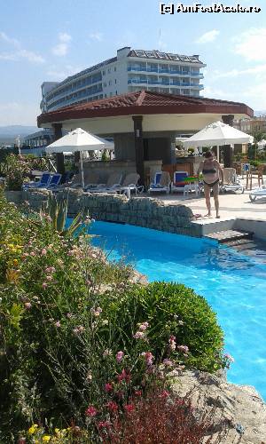 [P03] unul din barurile de la piscine si rausorul » foto by catalina.tfs
 - 
<span class="allrVoted glyphicon glyphicon-heart hidden" id="av585270"></span>
<a class="m-l-10 hidden" id="sv585270" onclick="voting_Foto_DelVot(,585270,11292)" role="button">șterge vot <span class="glyphicon glyphicon-remove"></span></a>
<a id="v9585270" class=" c-red"  onclick="voting_Foto_SetVot(585270)" role="button"><span class="glyphicon glyphicon-heart-empty"></span> <b>LIKE</b> = Votează poza</a> <img class="hidden"  id="f585270W9" src="/imagini/loader.gif" border="0" /><span class="AjErrMes hidden" id="e585270ErM"></span>