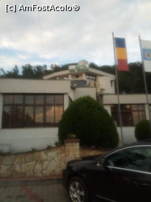[P06] fatada motel » foto by ile57b
 - 
<span class="allrVoted glyphicon glyphicon-heart hidden" id="av1290514"></span>
<a class="m-l-10 hidden" id="sv1290514" onclick="voting_Foto_DelVot(,1290514,11298)" role="button">șterge vot <span class="glyphicon glyphicon-remove"></span></a>
<a id="v91290514" class=" c-red"  onclick="voting_Foto_SetVot(1290514)" role="button"><span class="glyphicon glyphicon-heart-empty"></span> <b>LIKE</b> = Votează poza</a> <img class="hidden"  id="f1290514W9" src="/imagini/loader.gif" border="0" /><span class="AjErrMes hidden" id="e1290514ErM"></span>