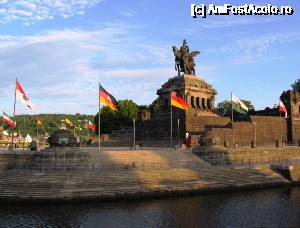 [P02] Deutsches Eck. Aceeasi statuie a kaiserului Wilhelm I, vazuta de pe Mosel » foto by Radu Tudoran
 - 
<span class="allrVoted glyphicon glyphicon-heart hidden" id="av693669"></span>
<a class="m-l-10 hidden" id="sv693669" onclick="voting_Foto_DelVot(,693669,11302)" role="button">șterge vot <span class="glyphicon glyphicon-remove"></span></a>
<a id="v9693669" class=" c-red"  onclick="voting_Foto_SetVot(693669)" role="button"><span class="glyphicon glyphicon-heart-empty"></span> <b>LIKE</b> = Votează poza</a> <img class="hidden"  id="f693669W9" src="/imagini/loader.gif" border="0" /><span class="AjErrMes hidden" id="e693669ErM"></span>