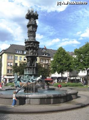 [P09] Koblenz. Fantana reprezentand dezvoltarea orasului » foto by Radu Tudoran
 - 
<span class="allrVoted glyphicon glyphicon-heart hidden" id="av693676"></span>
<a class="m-l-10 hidden" id="sv693676" onclick="voting_Foto_DelVot(,693676,11302)" role="button">șterge vot <span class="glyphicon glyphicon-remove"></span></a>
<a id="v9693676" class=" c-red"  onclick="voting_Foto_SetVot(693676)" role="button"><span class="glyphicon glyphicon-heart-empty"></span> <b>LIKE</b> = Votează poza</a> <img class="hidden"  id="f693676W9" src="/imagini/loader.gif" border="0" /><span class="AjErrMes hidden" id="e693676ErM"></span>