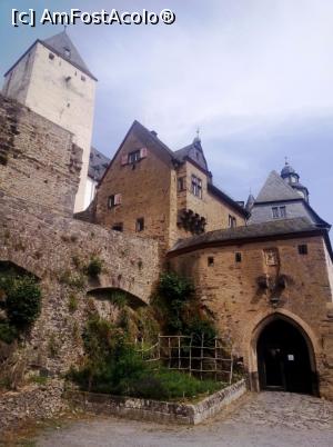 [P11] Intrarea in Castelul Bürresheim » foto by Radu Tudoran
 - 
<span class="allrVoted glyphicon glyphicon-heart hidden" id="av1003850"></span>
<a class="m-l-10 hidden" id="sv1003850" onclick="voting_Foto_DelVot(,1003850,11302)" role="button">șterge vot <span class="glyphicon glyphicon-remove"></span></a>
<a id="v91003850" class=" c-red"  onclick="voting_Foto_SetVot(1003850)" role="button"><span class="glyphicon glyphicon-heart-empty"></span> <b>LIKE</b> = Votează poza</a> <img class="hidden"  id="f1003850W9" src="/imagini/loader.gif" border="0" /><span class="AjErrMes hidden" id="e1003850ErM"></span>