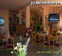 [P04] Pana ce masa va fi servita, in sala de mese vei gasi mereu pe masa un buchet de flori proaspete » foto by cristidu
 - 
<span class="allrVoted glyphicon glyphicon-heart hidden" id="av306059"></span>
<a class="m-l-10 hidden" id="sv306059" onclick="voting_Foto_DelVot(,306059,11304)" role="button">șterge vot <span class="glyphicon glyphicon-remove"></span></a>
<a id="v9306059" class=" c-red"  onclick="voting_Foto_SetVot(306059)" role="button"><span class="glyphicon glyphicon-heart-empty"></span> <b>LIKE</b> = Votează poza</a> <img class="hidden"  id="f306059W9" src="/imagini/loader.gif" border="0" /><span class="AjErrMes hidden" id="e306059ErM"></span>