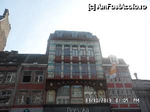 [P27] cladiri din orasul Namur in zona Place d'Armes, la parter sunt magazine ale firmelor mai mari sau mai mici din Europa » foto by amero
 - 
<span class="allrVoted glyphicon glyphicon-heart hidden" id="av484443"></span>
<a class="m-l-10 hidden" id="sv484443" onclick="voting_Foto_DelVot(,484443,11324)" role="button">șterge vot <span class="glyphicon glyphicon-remove"></span></a>
<a id="v9484443" class=" c-red"  onclick="voting_Foto_SetVot(484443)" role="button"><span class="glyphicon glyphicon-heart-empty"></span> <b>LIKE</b> = Votează poza</a> <img class="hidden"  id="f484443W9" src="/imagini/loader.gif" border="0" /><span class="AjErrMes hidden" id="e484443ErM"></span>