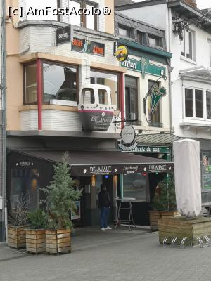 [P20] În Jambes, după pod, imediat pe stânga; a se remarca balconașul în formă de telecabină » foto by crismis
 - 
<span class="allrVoted glyphicon glyphicon-heart hidden" id="av1061362"></span>
<a class="m-l-10 hidden" id="sv1061362" onclick="voting_Foto_DelVot(,1061362,11324)" role="button">șterge vot <span class="glyphicon glyphicon-remove"></span></a>
<a id="v91061362" class=" c-red"  onclick="voting_Foto_SetVot(1061362)" role="button"><span class="glyphicon glyphicon-heart-empty"></span> <b>LIKE</b> = Votează poza</a> <img class="hidden"  id="f1061362W9" src="/imagini/loader.gif" border="0" /><span class="AjErrMes hidden" id="e1061362ErM"></span>