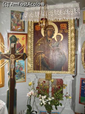 [P25] Câteva dintre icoanele aflate în biserica schitului.  » foto by Floryn81
 - 
<span class="allrVoted glyphicon glyphicon-heart hidden" id="av809062"></span>
<a class="m-l-10 hidden" id="sv809062" onclick="voting_Foto_DelVot(,809062,11329)" role="button">șterge vot <span class="glyphicon glyphicon-remove"></span></a>
<a id="v9809062" class=" c-red"  onclick="voting_Foto_SetVot(809062)" role="button"><span class="glyphicon glyphicon-heart-empty"></span> <b>LIKE</b> = Votează poza</a> <img class="hidden"  id="f809062W9" src="/imagini/loader.gif" border="0" /><span class="AjErrMes hidden" id="e809062ErM"></span>