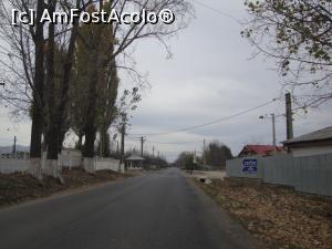 [P45] Am ajuns la intrarea în localitatea Jariștea. De acolo am continuat înapoi spre Odobești și, după o altă pauză (de data asta în Focșani), am pornit spre casă. Ne-a plăcut plimbarea către schitul Buluc și vom reveni cândva acolo. Călătorii plăcute tuturor!  » foto by Floryn81
 - 
<span class="allrVoted glyphicon glyphicon-heart hidden" id="av809094"></span>
<a class="m-l-10 hidden" id="sv809094" onclick="voting_Foto_DelVot(,809094,11329)" role="button">șterge vot <span class="glyphicon glyphicon-remove"></span></a>
<a id="v9809094" class=" c-red"  onclick="voting_Foto_SetVot(809094)" role="button"><span class="glyphicon glyphicon-heart-empty"></span> <b>LIKE</b> = Votează poza</a> <img class="hidden"  id="f809094W9" src="/imagini/loader.gif" border="0" /><span class="AjErrMes hidden" id="e809094ErM"></span>