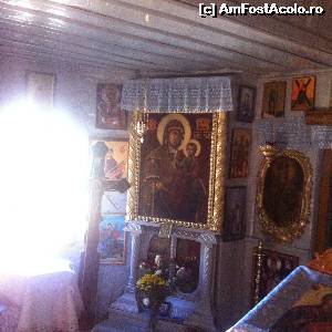 [P22] icoanele de lângă altar -stg » foto by Yersinia Pestis
 - 
<span class="allrVoted glyphicon glyphicon-heart hidden" id="av573317"></span>
<a class="m-l-10 hidden" id="sv573317" onclick="voting_Foto_DelVot(,573317,11329)" role="button">șterge vot <span class="glyphicon glyphicon-remove"></span></a>
<a id="v9573317" class=" c-red"  onclick="voting_Foto_SetVot(573317)" role="button"><span class="glyphicon glyphicon-heart-empty"></span> <b>LIKE</b> = Votează poza</a> <img class="hidden"  id="f573317W9" src="/imagini/loader.gif" border="0" /><span class="AjErrMes hidden" id="e573317ErM"></span>