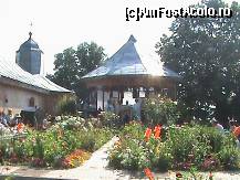 [P07] Vedere tot catre foisorul in care se tinea slujba religioasa » foto by Clotilde
 - 
<span class="allrVoted glyphicon glyphicon-heart hidden" id="av109887"></span>
<a class="m-l-10 hidden" id="sv109887" onclick="voting_Foto_DelVot(,109887,11329)" role="button">șterge vot <span class="glyphicon glyphicon-remove"></span></a>
<a id="v9109887" class=" c-red"  onclick="voting_Foto_SetVot(109887)" role="button"><span class="glyphicon glyphicon-heart-empty"></span> <b>LIKE</b> = Votează poza</a> <img class="hidden"  id="f109887W9" src="/imagini/loader.gif" border="0" /><span class="AjErrMes hidden" id="e109887ErM"></span>