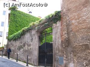 [P08] Una din portile de la Villa d'Este » foto by Rofri
 - 
<span class="allrVoted glyphicon glyphicon-heart hidden" id="av739013"></span>
<a class="m-l-10 hidden" id="sv739013" onclick="voting_Foto_DelVot(,739013,11366)" role="button">șterge vot <span class="glyphicon glyphicon-remove"></span></a>
<a id="v9739013" class=" c-red"  onclick="voting_Foto_SetVot(739013)" role="button"><span class="glyphicon glyphicon-heart-empty"></span> <b>LIKE</b> = Votează poza</a> <img class="hidden"  id="f739013W9" src="/imagini/loader.gif" border="0" /><span class="AjErrMes hidden" id="e739013ErM"></span>