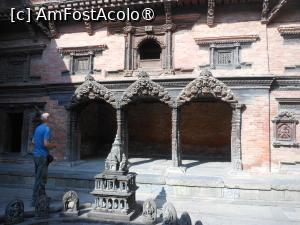 [P37] Patan - În Piața Patan Durbar. » foto by iulianic
 - 
<span class="allrVoted glyphicon glyphicon-heart hidden" id="av1468700"></span>
<a class="m-l-10 hidden" id="sv1468700" onclick="voting_Foto_DelVot(,1468700,11367)" role="button">șterge vot <span class="glyphicon glyphicon-remove"></span></a>
<a id="v91468700" class=" c-red"  onclick="voting_Foto_SetVot(1468700)" role="button"><span class="glyphicon glyphicon-heart-empty"></span> <b>LIKE</b> = Votează poza</a> <img class="hidden"  id="f1468700W9" src="/imagini/loader.gif" border="0" /><span class="AjErrMes hidden" id="e1468700ErM"></span>