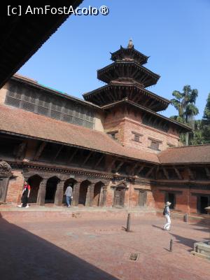 [P42] Patan - În Piața Patan Durbar. » foto by iulianic
 - 
<span class="allrVoted glyphicon glyphicon-heart hidden" id="av1468705"></span>
<a class="m-l-10 hidden" id="sv1468705" onclick="voting_Foto_DelVot(,1468705,11367)" role="button">șterge vot <span class="glyphicon glyphicon-remove"></span></a>
<a id="v91468705" class=" c-red"  onclick="voting_Foto_SetVot(1468705)" role="button"><span class="glyphicon glyphicon-heart-empty"></span> <b>LIKE</b> = Votează poza</a> <img class="hidden"  id="f1468705W9" src="/imagini/loader.gif" border="0" /><span class="AjErrMes hidden" id="e1468705ErM"></span>