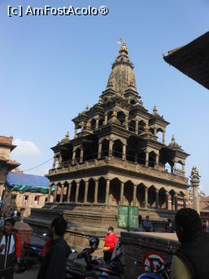 [P50] Patan - În Piața Patan Durbar. » foto by iulianic
 - 
<span class="allrVoted glyphicon glyphicon-heart hidden" id="av1468713"></span>
<a class="m-l-10 hidden" id="sv1468713" onclick="voting_Foto_DelVot(,1468713,11367)" role="button">șterge vot <span class="glyphicon glyphicon-remove"></span></a>
<a id="v91468713" class=" c-red"  onclick="voting_Foto_SetVot(1468713)" role="button"><span class="glyphicon glyphicon-heart-empty"></span> <b>LIKE</b> = Votează poza</a> <img class="hidden"  id="f1468713W9" src="/imagini/loader.gif" border="0" /><span class="AjErrMes hidden" id="e1468713ErM"></span>