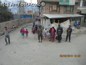 [P15] scena de viata. politie, localnici, praf...  » foto by adri-nico
 - 
<span class="allrVoted glyphicon glyphicon-heart hidden" id="av950817"></span>
<a class="m-l-10 hidden" id="sv950817" onclick="voting_Foto_DelVot(,950817,11367)" role="button">șterge vot <span class="glyphicon glyphicon-remove"></span></a>
<a id="v9950817" class=" c-red"  onclick="voting_Foto_SetVot(950817)" role="button"><span class="glyphicon glyphicon-heart-empty"></span> <b>LIKE</b> = Votează poza</a> <img class="hidden"  id="f950817W9" src="/imagini/loader.gif" border="0" /><span class="AjErrMes hidden" id="e950817ErM"></span>