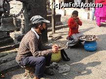 [P11] Vanzatori de lumanari in templul maimutelor » foto by cristina65
 - 
<span class="allrVoted glyphicon glyphicon-heart hidden" id="av308417"></span>
<a class="m-l-10 hidden" id="sv308417" onclick="voting_Foto_DelVot(,308417,11367)" role="button">șterge vot <span class="glyphicon glyphicon-remove"></span></a>
<a id="v9308417" class=" c-red"  onclick="voting_Foto_SetVot(308417)" role="button"><span class="glyphicon glyphicon-heart-empty"></span> <b>LIKE</b> = Votează poza</a> <img class="hidden"  id="f308417W9" src="/imagini/loader.gif" border="0" /><span class="AjErrMes hidden" id="e308417ErM"></span>