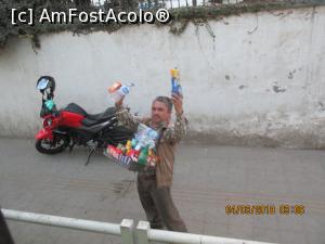 [P12] Si uite asa aparu si chioscaru' ambulant.  » foto by Soso42
 - 
<span class="allrVoted glyphicon glyphicon-heart hidden" id="av963968"></span>
<a class="m-l-10 hidden" id="sv963968" onclick="voting_Foto_DelVot(,963968,11367)" role="button">șterge vot <span class="glyphicon glyphicon-remove"></span></a>
<a id="v9963968" class=" c-red"  onclick="voting_Foto_SetVot(963968)" role="button"><span class="glyphicon glyphicon-heart-empty"></span> <b>LIKE</b> = Votează poza</a> <img class="hidden"  id="f963968W9" src="/imagini/loader.gif" border="0" /><span class="AjErrMes hidden" id="e963968ErM"></span>