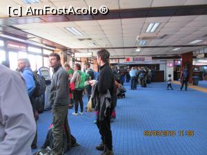 [P03] Asteptand viza la automatele din aeroport.  » foto by Soso42
 - 
<span class="allrVoted glyphicon glyphicon-heart hidden" id="av963945"></span>
<a class="m-l-10 hidden" id="sv963945" onclick="voting_Foto_DelVot(,963945,11367)" role="button">șterge vot <span class="glyphicon glyphicon-remove"></span></a>
<a id="v9963945" class=" c-red"  onclick="voting_Foto_SetVot(963945)" role="button"><span class="glyphicon glyphicon-heart-empty"></span> <b>LIKE</b> = Votează poza</a> <img class="hidden"  id="f963945W9" src="/imagini/loader.gif" border="0" /><span class="AjErrMes hidden" id="e963945ErM"></span>