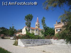 [P27] Biserica din Argassi a fost mereu inchisa si nu avea nici o placuta explicativa.  » foto by bica adriana
 - 
<span class="allrVoted glyphicon glyphicon-heart hidden" id="av976725"></span>
<a class="m-l-10 hidden" id="sv976725" onclick="voting_Foto_DelVot(,976725,11394)" role="button">șterge vot <span class="glyphicon glyphicon-remove"></span></a>
<a id="v9976725" class=" c-red"  onclick="voting_Foto_SetVot(976725)" role="button"><span class="glyphicon glyphicon-heart-empty"></span> <b>LIKE</b> = Votează poza</a> <img class="hidden"  id="f976725W9" src="/imagini/loader.gif" border="0" /><span class="AjErrMes hidden" id="e976725ErM"></span>
