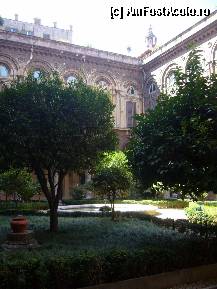 [P03] Galeria Doria Pamphilj, curtea interioara » foto by magdalena
 - 
<span class="allrVoted glyphicon glyphicon-heart hidden" id="av284310"></span>
<a class="m-l-10 hidden" id="sv284310" onclick="voting_Foto_DelVot(,284310,11412)" role="button">șterge vot <span class="glyphicon glyphicon-remove"></span></a>
<a id="v9284310" class=" c-red"  onclick="voting_Foto_SetVot(284310)" role="button"><span class="glyphicon glyphicon-heart-empty"></span> <b>LIKE</b> = Votează poza</a> <img class="hidden"  id="f284310W9" src="/imagini/loader.gif" border="0" /><span class="AjErrMes hidden" id="e284310ErM"></span>