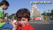 [P03] Copiii şi Piramida lui Caius Cestius » foto by nickro
 - 
<span class="allrVoted glyphicon glyphicon-heart hidden" id="av228224"></span>
<a class="m-l-10 hidden" id="sv228224" onclick="voting_Foto_DelVot(,228224,11412)" role="button">șterge vot <span class="glyphicon glyphicon-remove"></span></a>
<a id="v9228224" class=" c-red"  onclick="voting_Foto_SetVot(228224)" role="button"><span class="glyphicon glyphicon-heart-empty"></span> <b>LIKE</b> = Votează poza</a> <img class="hidden"  id="f228224W9" src="/imagini/loader.gif" border="0" /><span class="AjErrMes hidden" id="e228224ErM"></span>