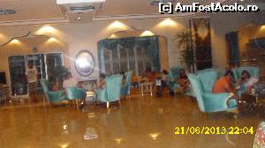 [P14] in lobby la wi-fi » foto by georgeb
 - 
<span class="allrVoted glyphicon glyphicon-heart hidden" id="av528046"></span>
<a class="m-l-10 hidden" id="sv528046" onclick="voting_Foto_DelVot(,528046,11426)" role="button">șterge vot <span class="glyphicon glyphicon-remove"></span></a>
<a id="v9528046" class=" c-red"  onclick="voting_Foto_SetVot(528046)" role="button"><span class="glyphicon glyphicon-heart-empty"></span> <b>LIKE</b> = Votează poza</a> <img class="hidden"  id="f528046W9" src="/imagini/loader.gif" border="0" /><span class="AjErrMes hidden" id="e528046ErM"></span>