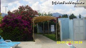 [P18] dusurile si cabinele de schimbat + tunelul floral spre hotel » foto by georgeb
 - 
<span class="allrVoted glyphicon glyphicon-heart hidden" id="av528050"></span>
<a class="m-l-10 hidden" id="sv528050" onclick="voting_Foto_DelVot(,528050,11426)" role="button">șterge vot <span class="glyphicon glyphicon-remove"></span></a>
<a id="v9528050" class=" c-red"  onclick="voting_Foto_SetVot(528050)" role="button"><span class="glyphicon glyphicon-heart-empty"></span> <b>LIKE</b> = Votează poza</a> <img class="hidden"  id="f528050W9" src="/imagini/loader.gif" border="0" /><span class="AjErrMes hidden" id="e528050ErM"></span>