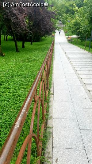 [P28] Alee ce duce către lac, în apropierea Grădinii Botanice » foto by k-lator
 - 
<span class="allrVoted glyphicon glyphicon-heart hidden" id="av1231987"></span>
<a class="m-l-10 hidden" id="sv1231987" onclick="voting_Foto_DelVot(,1231987,11447)" role="button">șterge vot <span class="glyphicon glyphicon-remove"></span></a>
<a id="v91231987" class=" c-red"  onclick="voting_Foto_SetVot(1231987)" role="button"><span class="glyphicon glyphicon-heart-empty"></span> <b>LIKE</b> = Votează poza</a> <img class="hidden"  id="f1231987W9" src="/imagini/loader.gif" border="0" /><span class="AjErrMes hidden" id="e1231987ErM"></span>