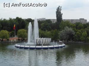 [P03] Parcul "Drumul Taberei" - Lacul și fântâna arteziană. » foto by iulianic
 - 
<span class="allrVoted glyphicon glyphicon-heart hidden" id="av1311415"></span>
<a class="m-l-10 hidden" id="sv1311415" onclick="voting_Foto_DelVot(,1311415,11447)" role="button">șterge vot <span class="glyphicon glyphicon-remove"></span></a>
<a id="v91311415" class=" c-red"  onclick="voting_Foto_SetVot(1311415)" role="button"><span class="glyphicon glyphicon-heart-empty"></span> <b>LIKE</b> = Votează poza</a> <img class="hidden"  id="f1311415W9" src="/imagini/loader.gif" border="0" /><span class="AjErrMes hidden" id="e1311415ErM"></span>