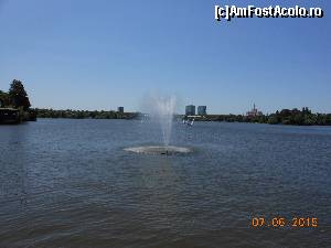 [P12] Parcul Herăstrău - Fântâna arteziană şi în plan îndepărtat Casa Presei Libere.  » foto by iulianic
 - 
<span class="allrVoted glyphicon glyphicon-heart hidden" id="av625290"></span>
<a class="m-l-10 hidden" id="sv625290" onclick="voting_Foto_DelVot(,625290,11447)" role="button">șterge vot <span class="glyphicon glyphicon-remove"></span></a>
<a id="v9625290" class=" c-red"  onclick="voting_Foto_SetVot(625290)" role="button"><span class="glyphicon glyphicon-heart-empty"></span> <b>LIKE</b> = Votează poza</a> <img class="hidden"  id="f625290W9" src="/imagini/loader.gif" border="0" /><span class="AjErrMes hidden" id="e625290ErM"></span>