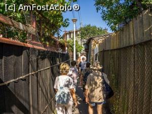 [P24] Strada Obolului - Cea mai îngustă stradă din București. » foto by iulianic
 - 
<span class="allrVoted glyphicon glyphicon-heart hidden" id="av1169981"></span>
<a class="m-l-10 hidden" id="sv1169981" onclick="voting_Foto_DelVot(,1169981,11447)" role="button">șterge vot <span class="glyphicon glyphicon-remove"></span></a>
<a id="v91169981" class=" c-red"  onclick="voting_Foto_SetVot(1169981)" role="button"><span class="glyphicon glyphicon-heart-empty"></span> <b>LIKE</b> = Votează poza</a> <img class="hidden"  id="f1169981W9" src="/imagini/loader.gif" border="0" /><span class="AjErrMes hidden" id="e1169981ErM"></span>