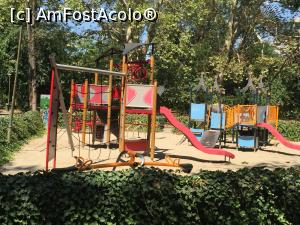 [P25] Unul din locurile de joaca. Din pacate ardea soarele pe tobogane ceea ce facea locul nepopulat » foto by Dan&Ema
 - 
<span class="allrVoted glyphicon glyphicon-heart hidden" id="av803872"></span>
<a class="m-l-10 hidden" id="sv803872" onclick="voting_Foto_DelVot(,803872,11447)" role="button">șterge vot <span class="glyphicon glyphicon-remove"></span></a>
<a id="v9803872" class=" c-red"  onclick="voting_Foto_SetVot(803872)" role="button"><span class="glyphicon glyphicon-heart-empty"></span> <b>LIKE</b> = Votează poza</a> <img class="hidden"  id="f803872W9" src="/imagini/loader.gif" border="0" /><span class="AjErrMes hidden" id="e803872ErM"></span>