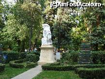 [P05] Bucuresti - Parcul Cismigiu - monumentul soldatului francez » foto by Diaura*
 - 
<span class="allrVoted glyphicon glyphicon-heart hidden" id="av316278"></span>
<a class="m-l-10 hidden" id="sv316278" onclick="voting_Foto_DelVot(,316278,11447)" role="button">șterge vot <span class="glyphicon glyphicon-remove"></span></a>
<a id="v9316278" class=" c-red"  onclick="voting_Foto_SetVot(316278)" role="button"><span class="glyphicon glyphicon-heart-empty"></span> <b>LIKE</b> = Votează poza</a> <img class="hidden"  id="f316278W9" src="/imagini/loader.gif" border="0" /><span class="AjErrMes hidden" id="e316278ErM"></span>