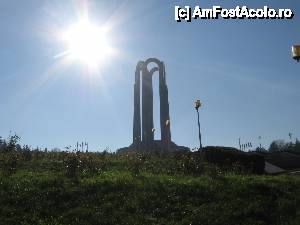 [P12] Mausoleul în soare străpungând cerul » foto by Michi
 - 
<span class="allrVoted glyphicon glyphicon-heart hidden" id="av484844"></span>
<a class="m-l-10 hidden" id="sv484844" onclick="voting_Foto_DelVot(,484844,11447)" role="button">șterge vot <span class="glyphicon glyphicon-remove"></span></a>
<a id="v9484844" class=" c-red"  onclick="voting_Foto_SetVot(484844)" role="button"><span class="glyphicon glyphicon-heart-empty"></span> <b>LIKE</b> = Votează poza</a> <img class="hidden"  id="f484844W9" src="/imagini/loader.gif" border="0" /><span class="AjErrMes hidden" id="e484844ErM"></span>