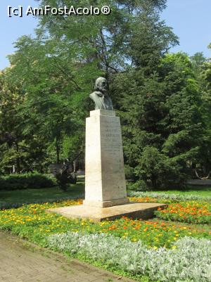 [P21] Statuia lui Guiseppe Garibaldi » foto by Michi
 - 
<span class="allrVoted glyphicon glyphicon-heart hidden" id="av974431"></span>
<a class="m-l-10 hidden" id="sv974431" onclick="voting_Foto_DelVot(,974431,11447)" role="button">șterge vot <span class="glyphicon glyphicon-remove"></span></a>
<a id="v9974431" class=" c-red"  onclick="voting_Foto_SetVot(974431)" role="button"><span class="glyphicon glyphicon-heart-empty"></span> <b>LIKE</b> = Votează poza</a> <img class="hidden"  id="f974431W9" src="/imagini/loader.gif" border="0" /><span class="AjErrMes hidden" id="e974431ErM"></span>
