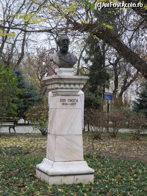 [P08] Statuie Ion Ghica.  » foto by tata123 🔱
 - 
<span class="allrVoted glyphicon glyphicon-heart hidden" id="av576764"></span>
<a class="m-l-10 hidden" id="sv576764" onclick="voting_Foto_DelVot(,576764,11447)" role="button">șterge vot <span class="glyphicon glyphicon-remove"></span></a>
<a id="v9576764" class=" c-red"  onclick="voting_Foto_SetVot(576764)" role="button"><span class="glyphicon glyphicon-heart-empty"></span> <b>LIKE</b> = Votează poza</a> <img class="hidden"  id="f576764W9" src="/imagini/loader.gif" border="0" /><span class="AjErrMes hidden" id="e576764ErM"></span>