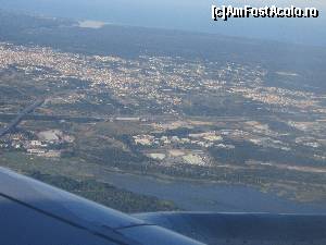 [P23] Prima imagine a Lisabonei, vazuta din zbor!  » foto by bica adriana
 - 
<span class="allrVoted glyphicon glyphicon-heart hidden" id="av513441"></span>
<a class="m-l-10 hidden" id="sv513441" onclick="voting_Foto_DelVot(,513441,11454)" role="button">șterge vot <span class="glyphicon glyphicon-remove"></span></a>
<a id="v9513441" class=" c-red"  onclick="voting_Foto_SetVot(513441)" role="button"><span class="glyphicon glyphicon-heart-empty"></span> <b>LIKE</b> = Votează poza</a> <img class="hidden"  id="f513441W9" src="/imagini/loader.gif" border="0" /><span class="AjErrMes hidden" id="e513441ErM"></span>