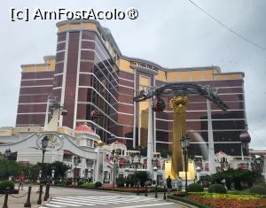 [P12] O alta capodopera a luxului si eleganței, Wynn Palace, combina activitatea hoteliera opulenta, restaurantele rafinate cu divertismentul si arta. Este castigatorul celor mai multe premii Forbes Travel Guide de cinci stele fata de orice alta companie hoteliera independenta din lume. » foto by geani anto
 - 
<span class="allrVoted glyphicon glyphicon-heart hidden" id="av1524618"></span>
<a class="m-l-10 hidden" id="sv1524618" onclick="voting_Foto_DelVot(,1524618,11464)" role="button">șterge vot <span class="glyphicon glyphicon-remove"></span></a>
<a id="v91524618" class=" c-red"  onclick="voting_Foto_SetVot(1524618)" role="button"><span class="glyphicon glyphicon-heart-empty"></span> <b>LIKE</b> = Votează poza</a> <img class="hidden"  id="f1524618W9" src="/imagini/loader.gif" border="0" /><span class="AjErrMes hidden" id="e1524618ErM"></span>