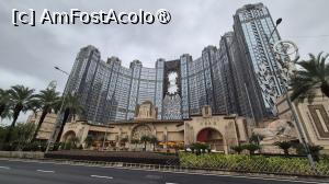 [P33] Interesanta este Golden Reel, prima si cea mai inalta roata panoramica din lume, in forma de cifra 8, situata la 130 de metri inaltime intre cele 2 turnuri principale ale hotelului. » foto by geani anto
 - 
<span class="allrVoted glyphicon glyphicon-heart hidden" id="av1524639"></span>
<a class="m-l-10 hidden" id="sv1524639" onclick="voting_Foto_DelVot(,1524639,11464)" role="button">șterge vot <span class="glyphicon glyphicon-remove"></span></a>
<a id="v91524639" class=" c-red"  onclick="voting_Foto_SetVot(1524639)" role="button"><span class="glyphicon glyphicon-heart-empty"></span> <b>LIKE</b> = Votează poza</a> <img class="hidden"  id="f1524639W9" src="/imagini/loader.gif" border="0" /><span class="AjErrMes hidden" id="e1524639ErM"></span>