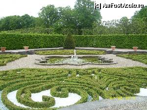 [P05] herrenhausen... o gradina pictata » foto by boriss007
 - 
<span class="allrVoted glyphicon glyphicon-heart hidden" id="av368919"></span>
<a class="m-l-10 hidden" id="sv368919" onclick="voting_Foto_DelVot(,368919,11476)" role="button">șterge vot <span class="glyphicon glyphicon-remove"></span></a>
<a id="v9368919" class=" c-red"  onclick="voting_Foto_SetVot(368919)" role="button"><span class="glyphicon glyphicon-heart-empty"></span> <b>LIKE</b> = Votează poza</a> <img class="hidden"  id="f368919W9" src="/imagini/loader.gif" border="0" /><span class="AjErrMes hidden" id="e368919ErM"></span>