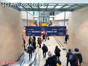 [P01] Coborând de pe peron, în holul subteran al gării Hanovra » foto by Costi
 - 
<span class="allrVoted glyphicon glyphicon-heart hidden" id="av1150796"></span>
<a class="m-l-10 hidden" id="sv1150796" onclick="voting_Foto_DelVot(,1150796,11476)" role="button">șterge vot <span class="glyphicon glyphicon-remove"></span></a>
<a id="v91150796" class=" c-red"  onclick="voting_Foto_SetVot(1150796)" role="button"><span class="glyphicon glyphicon-heart-empty"></span> <b>LIKE</b> = Votează poza</a> <img class="hidden"  id="f1150796W9" src="/imagini/loader.gif" border="0" /><span class="AjErrMes hidden" id="e1150796ErM"></span>
