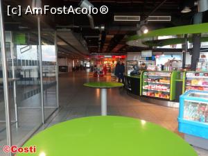 [P17] În aeroportul Dortmund, spațiile sunt aproape pustii » foto by Costi
 - 
<span class="allrVoted glyphicon glyphicon-heart hidden" id="av1150812"></span>
<a class="m-l-10 hidden" id="sv1150812" onclick="voting_Foto_DelVot(,1150812,11476)" role="button">șterge vot <span class="glyphicon glyphicon-remove"></span></a>
<a id="v91150812" class=" c-red"  onclick="voting_Foto_SetVot(1150812)" role="button"><span class="glyphicon glyphicon-heart-empty"></span> <b>LIKE</b> = Votează poza</a> <img class="hidden"  id="f1150812W9" src="/imagini/loader.gif" border="0" /><span class="AjErrMes hidden" id="e1150812ErM"></span>