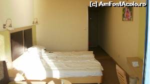 [P03] Hotel Slavuna 2014 - camera curata, mobilier nou.  » foto by Nicu V
 - 
<span class="allrVoted glyphicon glyphicon-heart hidden" id="av565358"></span>
<a class="m-l-10 hidden" id="sv565358" onclick="voting_Foto_DelVot(,565358,11483)" role="button">șterge vot <span class="glyphicon glyphicon-remove"></span></a>
<a id="v9565358" class=" c-red"  onclick="voting_Foto_SetVot(565358)" role="button"><span class="glyphicon glyphicon-heart-empty"></span> <b>LIKE</b> = Votează poza</a> <img class="hidden"  id="f565358W9" src="/imagini/loader.gif" border="0" /><span class="AjErrMes hidden" id="e565358ErM"></span>