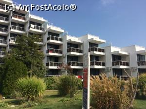 [P03] Hotel Slavuna-Camere cu vedere partiala la mare.  » foto by Floria
 - 
<span class="allrVoted glyphicon glyphicon-heart hidden" id="av964152"></span>
<a class="m-l-10 hidden" id="sv964152" onclick="voting_Foto_DelVot(,964152,11483)" role="button">șterge vot <span class="glyphicon glyphicon-remove"></span></a>
<a id="v9964152" class=" c-red"  onclick="voting_Foto_SetVot(964152)" role="button"><span class="glyphicon glyphicon-heart-empty"></span> <b>LIKE</b> = Votează poza</a> <img class="hidden"  id="f964152W9" src="/imagini/loader.gif" border="0" /><span class="AjErrMes hidden" id="e964152ErM"></span>