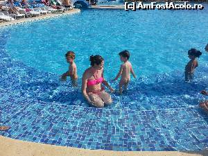 [P12] Piscina exterioara » foto by geany_m
 - 
<span class="allrVoted glyphicon glyphicon-heart hidden" id="av635649"></span>
<a class="m-l-10 hidden" id="sv635649" onclick="voting_Foto_DelVot(,635649,11483)" role="button">șterge vot <span class="glyphicon glyphicon-remove"></span></a>
<a id="v9635649" class=" c-red"  onclick="voting_Foto_SetVot(635649)" role="button"><span class="glyphicon glyphicon-heart-empty"></span> <b>LIKE</b> = Votează poza</a> <img class="hidden"  id="f635649W9" src="/imagini/loader.gif" border="0" /><span class="AjErrMes hidden" id="e635649ErM"></span>